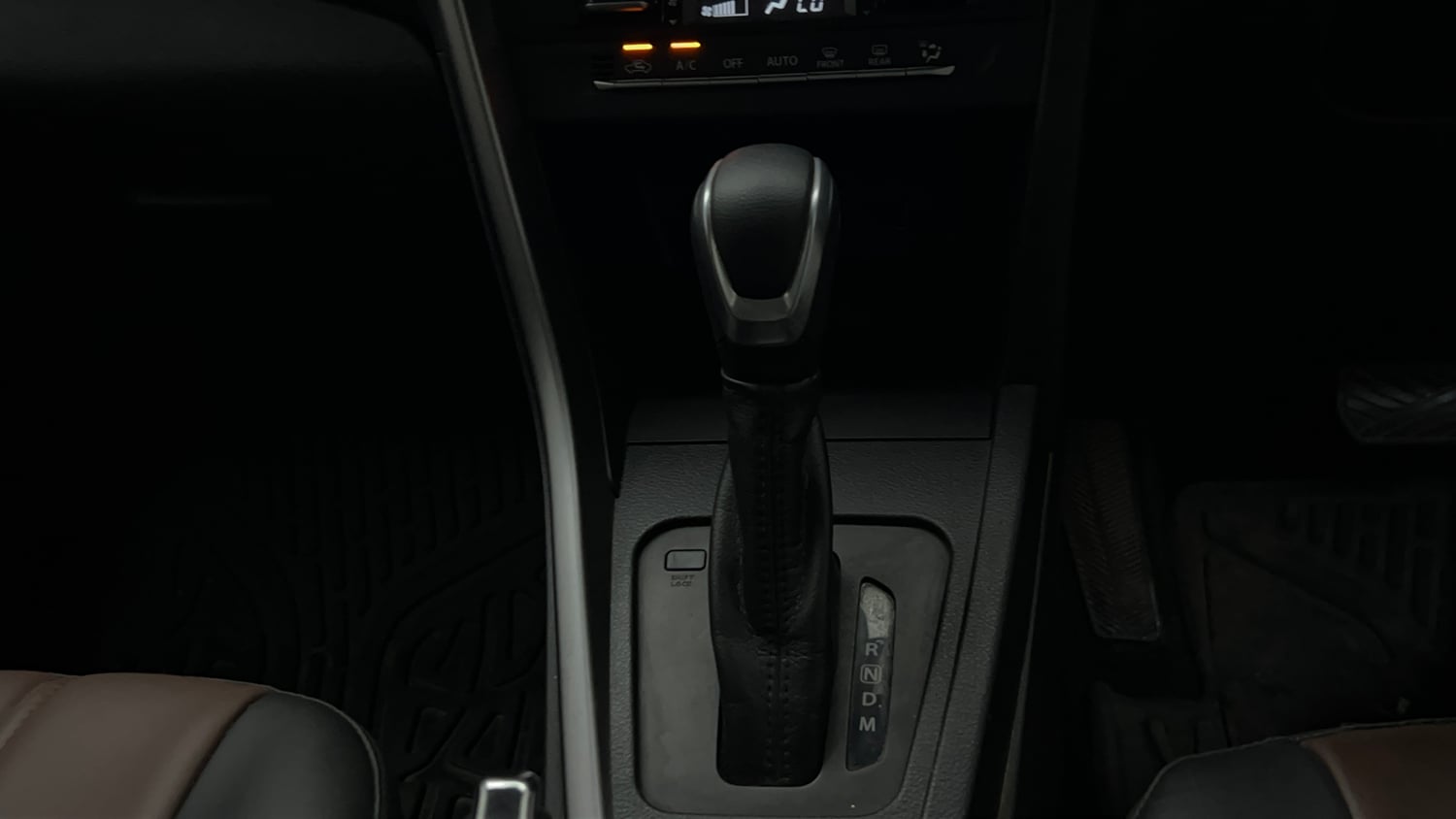Used 2023 Maruti Suzuki Brezza ZXi AT Petrol Automatic interior GEAR  KNOB VIEW