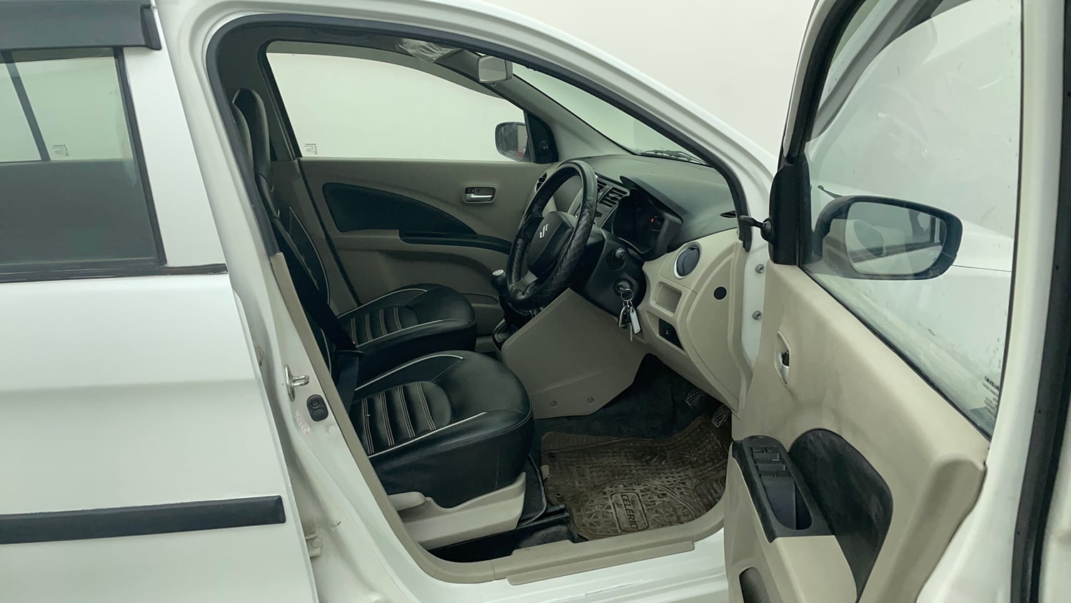Used 2017 Maruti Suzuki Celerio VXi Petrol Manual interior RIGHT SIDE FRONT DOOR CABIN VIEW