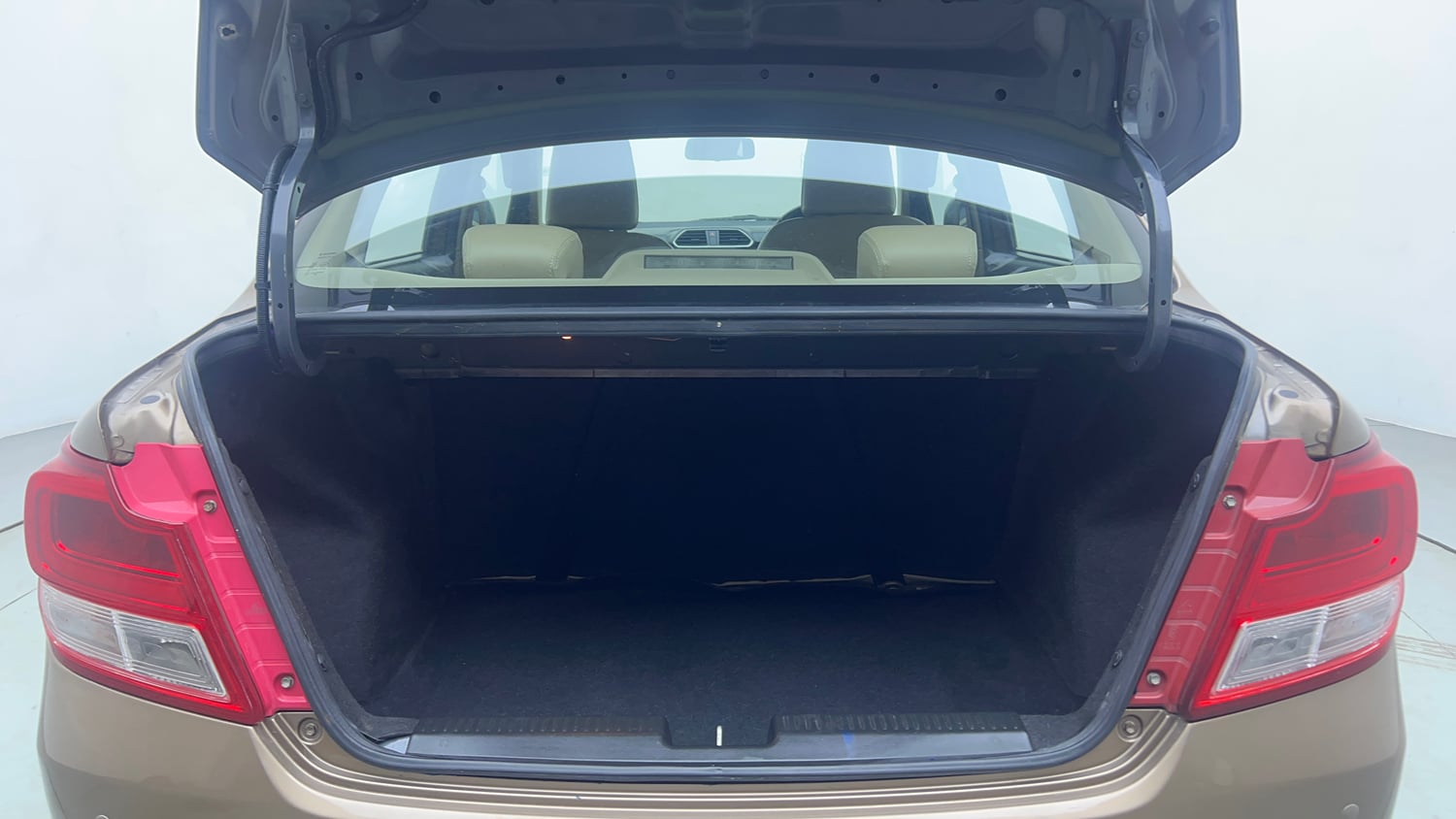 Used 2018 Maruti Suzuki Dzire VXi Petrol Manual interior DICKY INSIDE VIEW