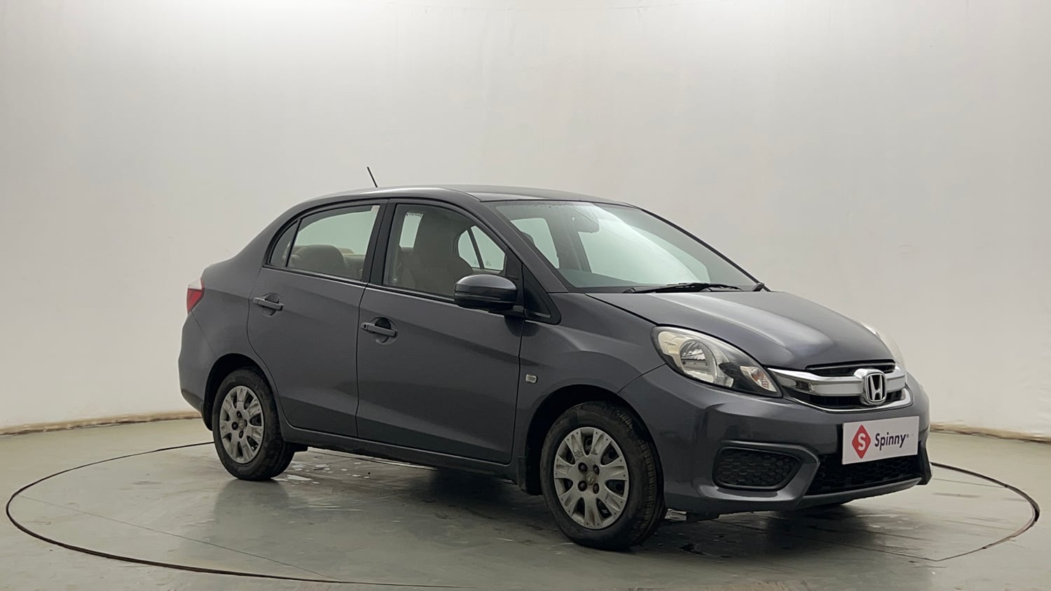 Used 2017 Honda Amaze 1.2 S i-VTEC Opt Petrol Manual exterior RIGHT FRONT CORNER VIEW