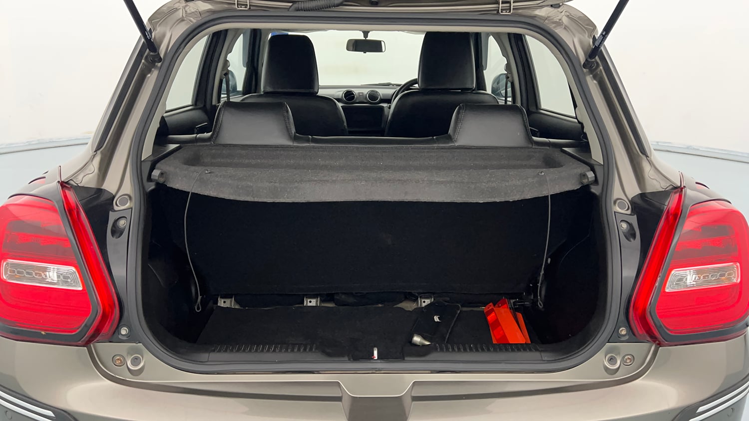 Used 2022 Maruti Suzuki Swift VXi Petrol Manual interior DICKY INSIDE VIEW