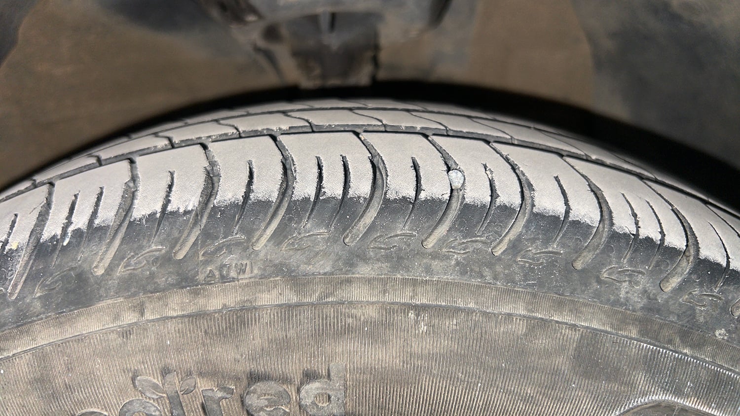 Used 2022 Hyundai Grand i10 Nios Sportz AMT 1.2 CRDi Diesel Automatic tyres RIGHT FRONT TYRE TREAD VIEW