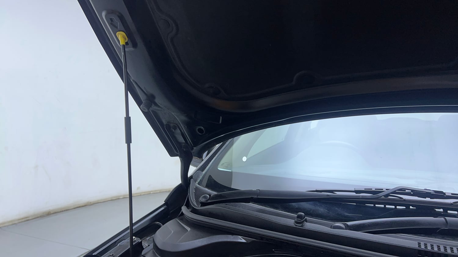 Used 2018 Hyundai Verna SX (O) 1.6 VTVT AT Petrol Automatic engine ENGINE RIGHT SIDE HINGE & APRON VIEW
