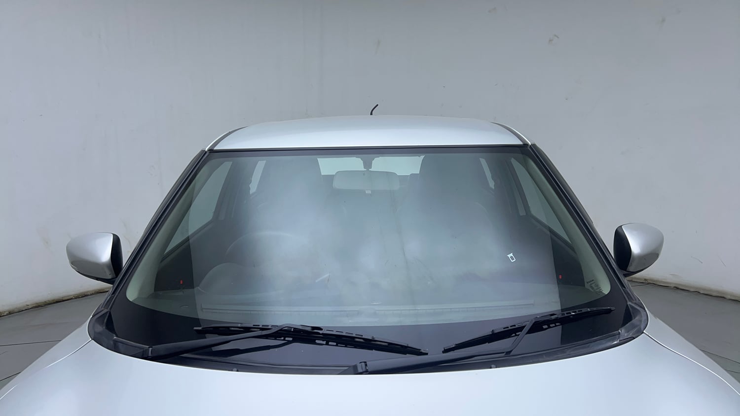 Used 2022 Maruti Suzuki Swift VXi Petrol Manual exterior FRONT WINDSHIELD VIEW