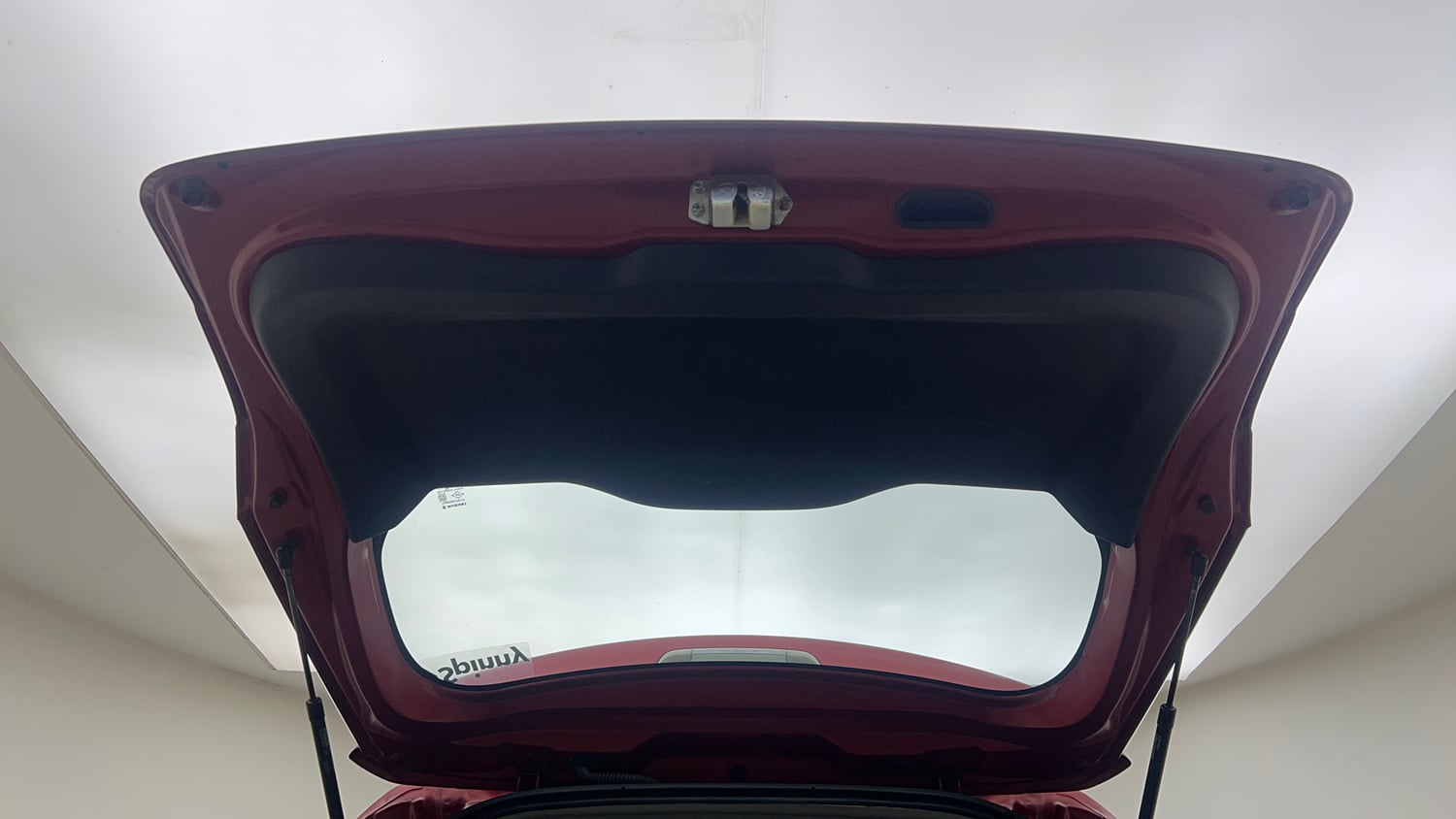 Used 2017 Maruti Suzuki Vitara Brezza VDi (O) Diesel Manual interior DICKY DOOR OPEN VIEW