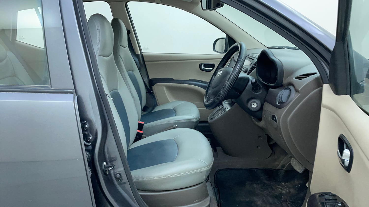Used 2013 Hyundai i10 Sportz 1.2 AT Kappa2 Petrol Automatic interior RIGHT SIDE FRONT DOOR CABIN VIEW
