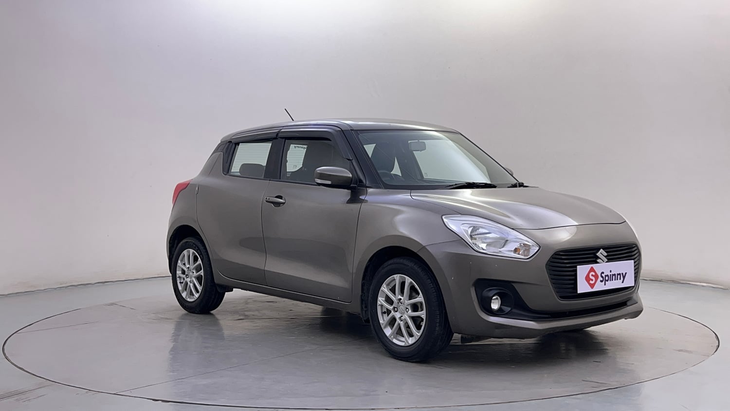Used 2018 Maruti Suzuki Swift ZXi AMT Petrol Automatic exterior RIGHT FRONT CORNER VIEW