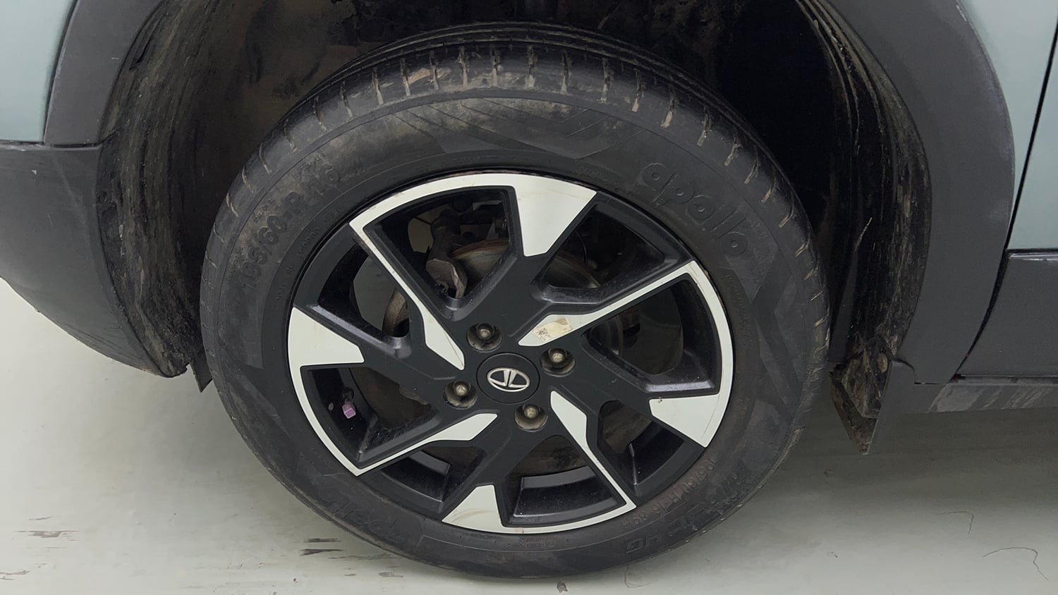 Used 2022 Tata Punch Accomplished MT Petrol Manual tyres LEFT FRONT TYRE RIM VIEW