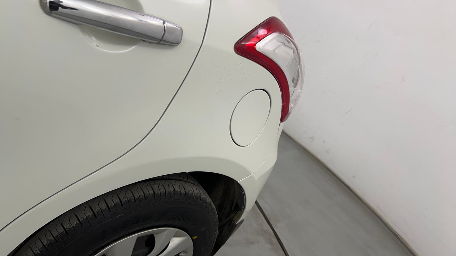 Used 2017 Maruti Suzuki Swift VXi Petrol Manual dents MINOR SCRATCH