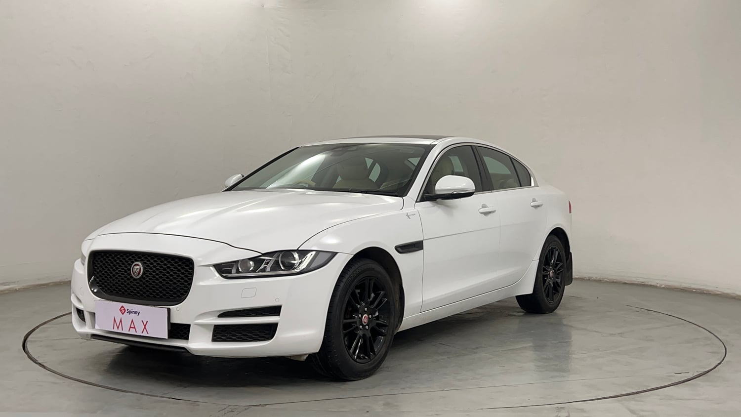 2017 Jaguar XE Image