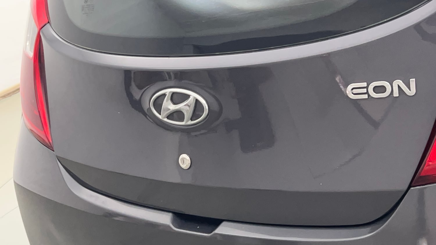Used 2016 Hyundai Eon Magna + Petrol Manual dents MINOR SCRATCH