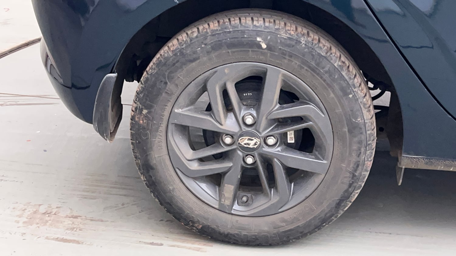 Used 2022 Hyundai Grand i10 Nios Sportz 1.2 Kappa VTVT Petrol Manual tyres RIGHT REAR TYRE RIM VIEW