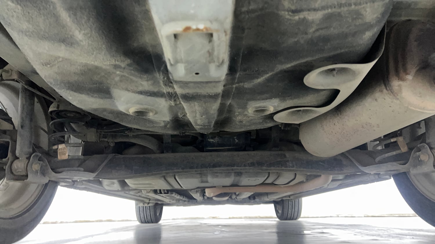 Used 2018 Hyundai Verna SX (O) 1.6 VTVT AT Petrol Automatic extra REAR UNDERBODY VIEW (TAKEN FROM REAR)