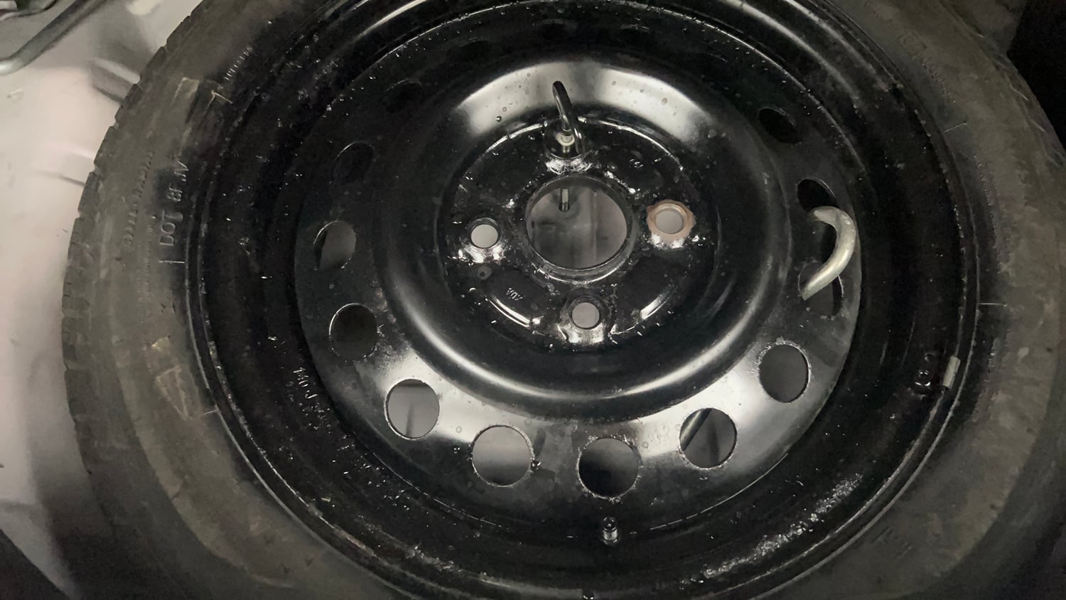 Used 2014 Maruti Suzuki Wagon R VXI Petrol Manual tyres SPARE TYRE VIEW