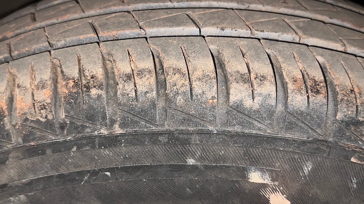 Used 2022 Hyundai Grand i10 Nios Sportz 1.2 Kappa VTVT Petrol Manual tyres RIGHT REAR TYRE TREAD VIEW
