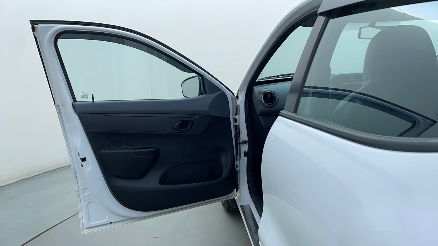 Used 2022 Renault Kwid RXT 1.0 AMT (O) Petrol Automatic interior LEFT FRONT DOOR OPEN VIEW