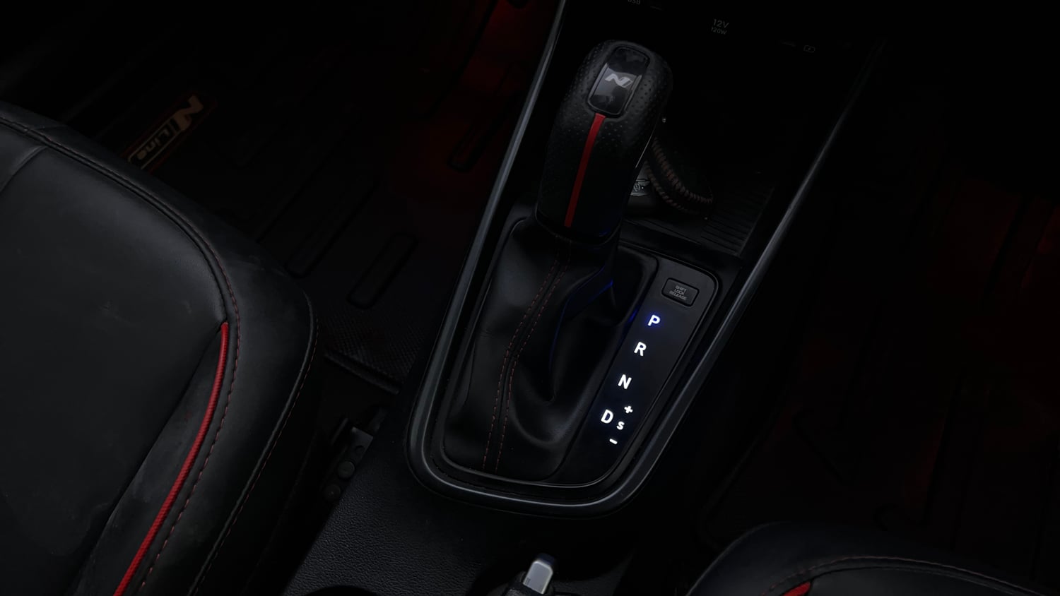 Used 2023 Hyundai i20 N Line N8 1.0 Turbo DCT Petrol Automatic interior GEAR  KNOB VIEW