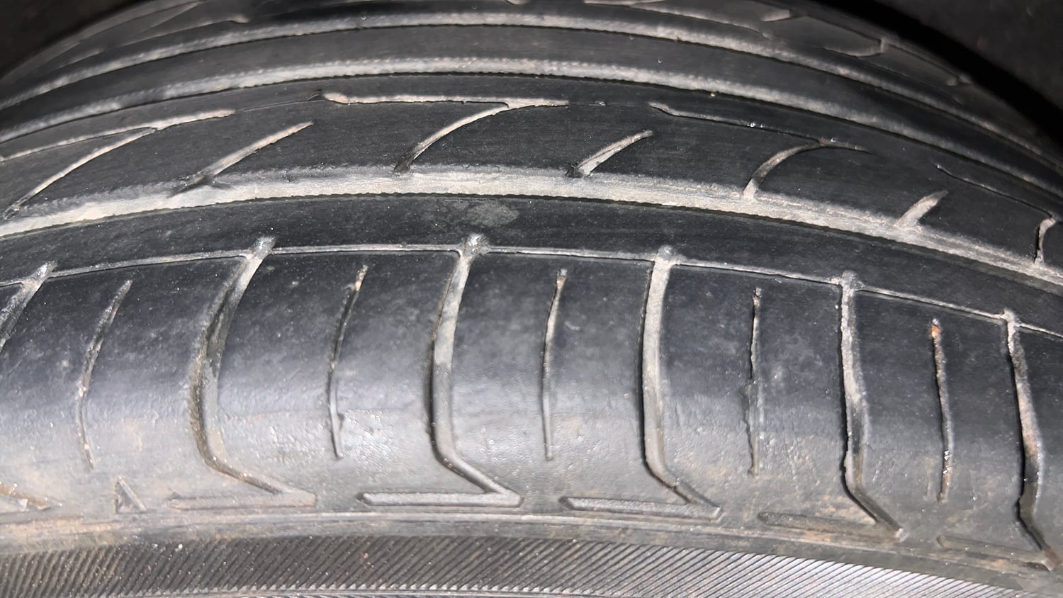 Used 2018 Maruti Suzuki Baleno Alpha 1.2 AT Petrol Automatic tyres RIGHT REAR TYRE TREAD VIEW