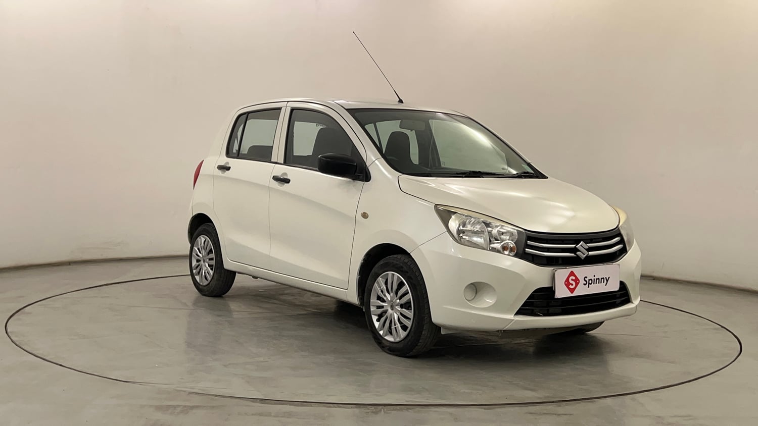 Used 2015 Maruti Suzuki Celerio VXi AMT Petrol Automatic exterior RIGHT FRONT CORNER VIEW