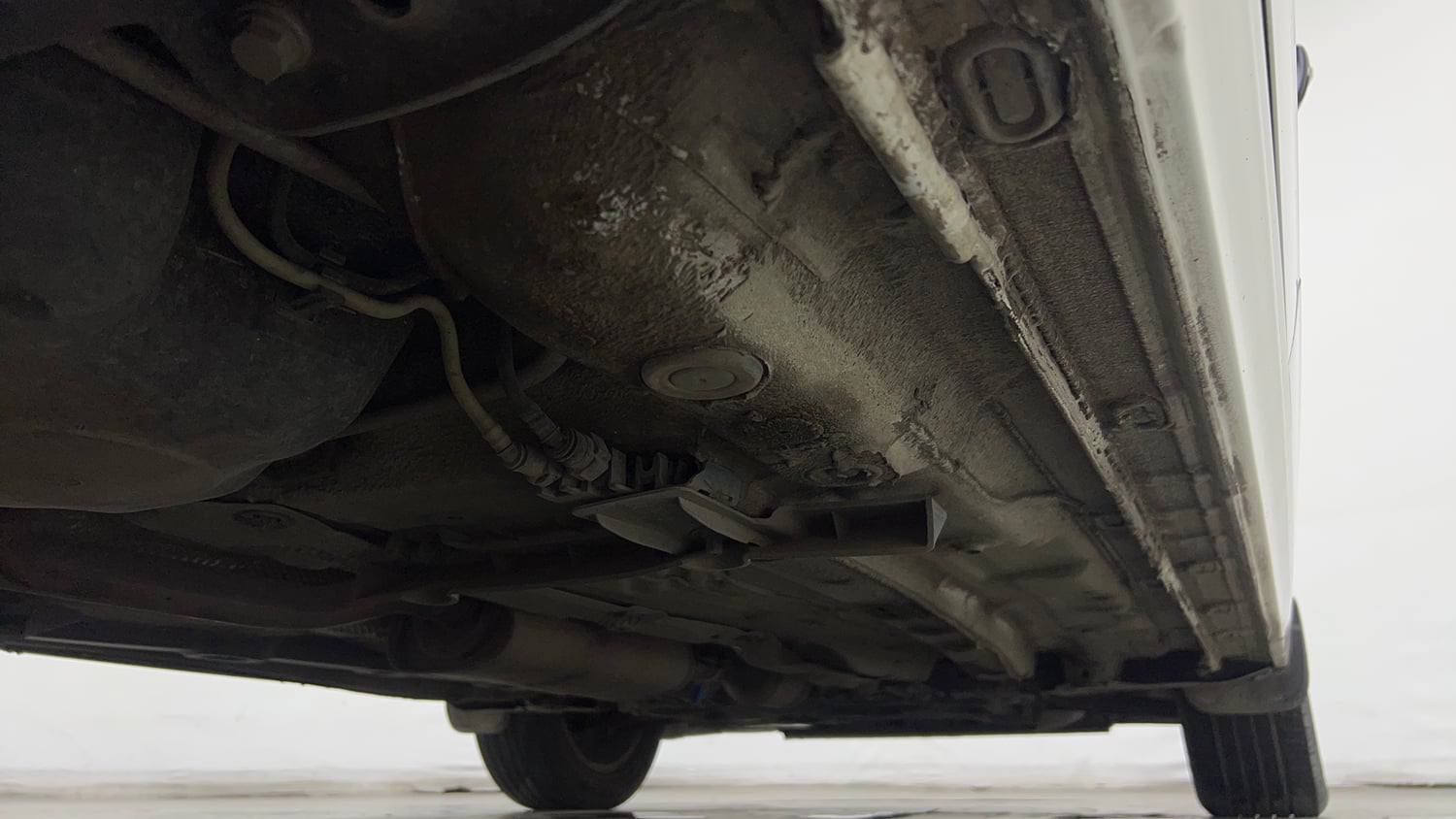 Used 2022 Volkswagen Virtus Highline 1.0 TSI AT Petrol Automatic extra REAR RIGHT UNDERBODY VIEW