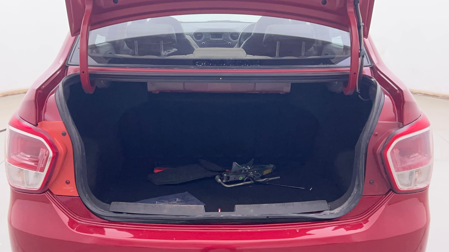 Used 2014 Hyundai Xcent S 1.2 Petrol Manual interior DICKY INSIDE VIEW