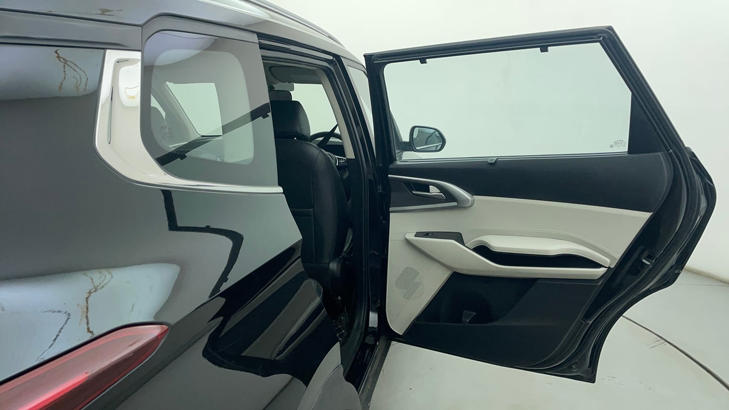 Used 2023 Kia Carens Prestige Plus 1.5 Diesel iMT 7 STR Diesel Manual interior RIGHT REAR DOOR OPEN VIEW