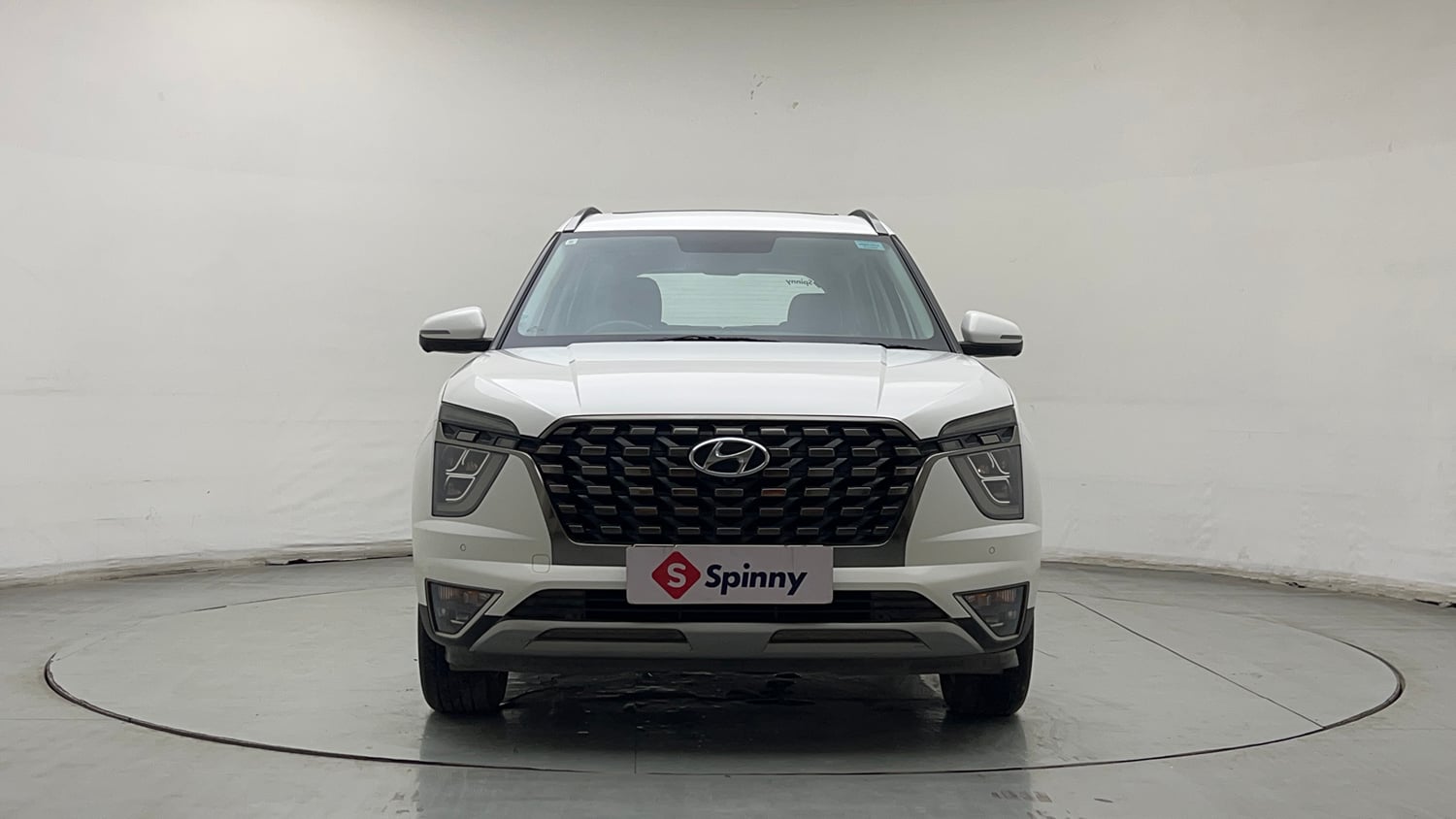 Used 2022 Hyundai Alcazar Signature (O) 6 STR 2.0 Petrol AT Petrol Automatic exterior FRONT VIEW