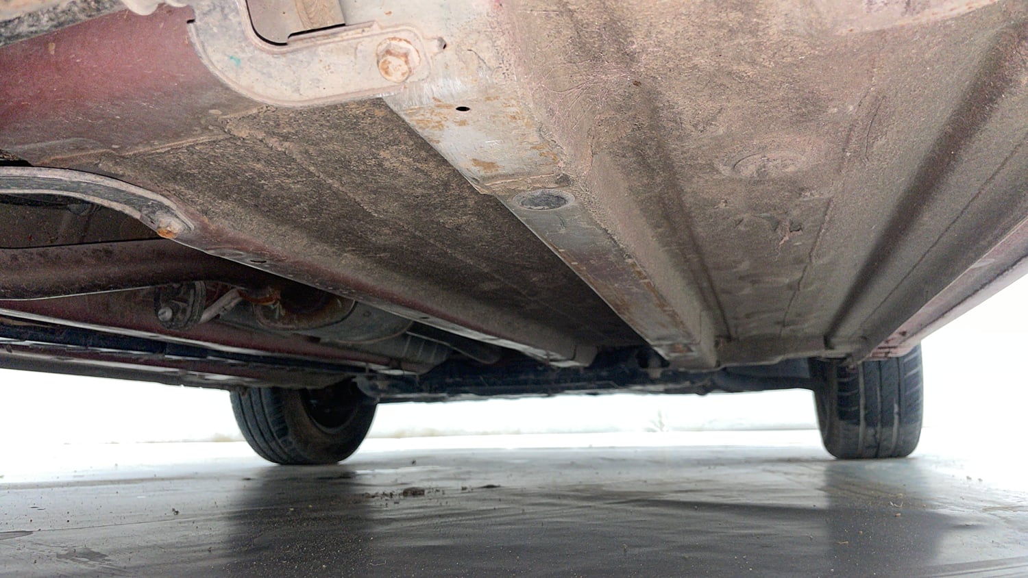 Used 2018 Hyundai Verna EX 1.4 VTVT Petrol Manual extra REAR RIGHT UNDERBODY VIEW