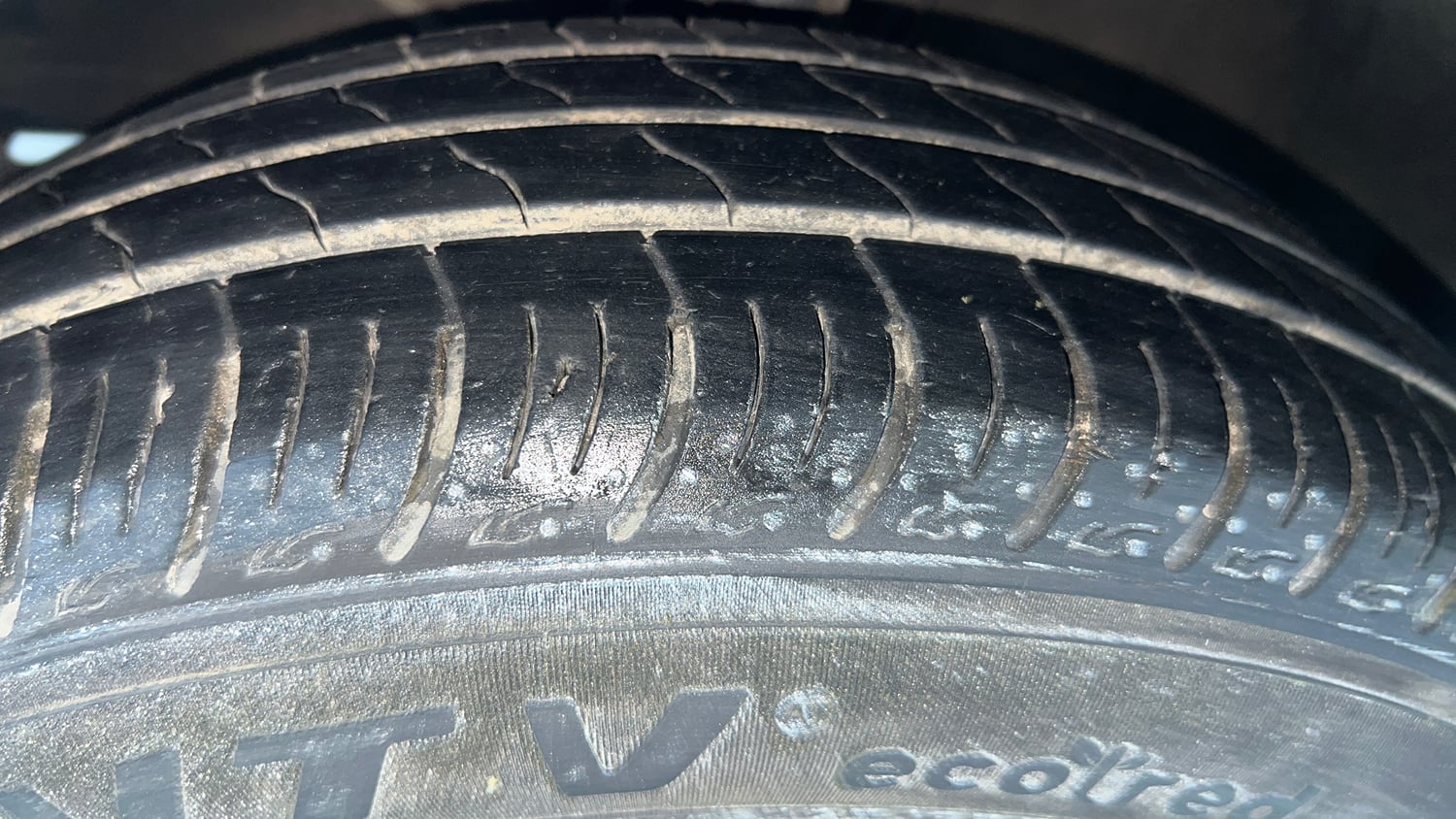 Used 2021 Maruti Suzuki Baleno Delta Petrol Manual tyres LEFT FRONT TYRE TREAD VIEW