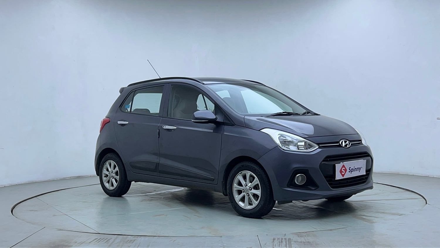 Used 2015 Hyundai Grand i10 Asta AT 1.2 Kappa VTVT Petrol Automatic exterior RIGHT FRONT CORNER VIEW