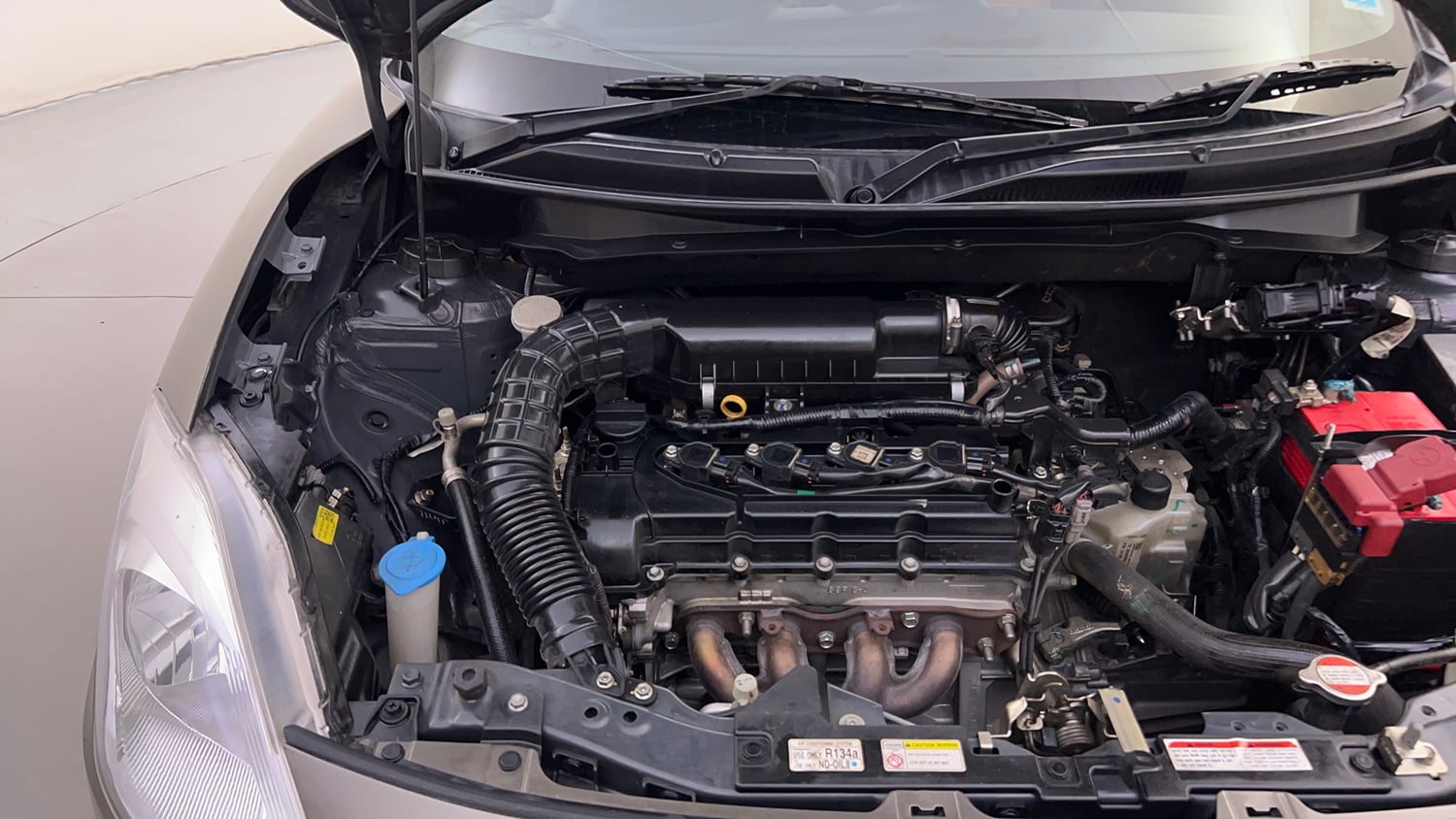 Used 2020 Maruti Suzuki Swift ZXi AMT Petrol Automatic engine ENGINE RIGHT SIDE HINGE & APRON VIEW