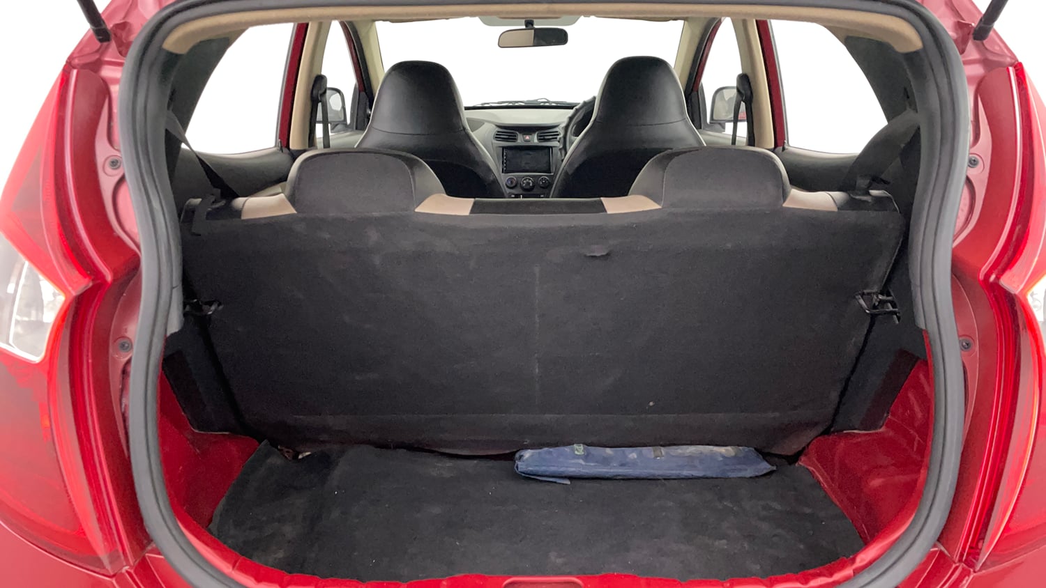Used 2015 Hyundai Eon D-Lite + Petrol Manual interior DICKY INSIDE VIEW