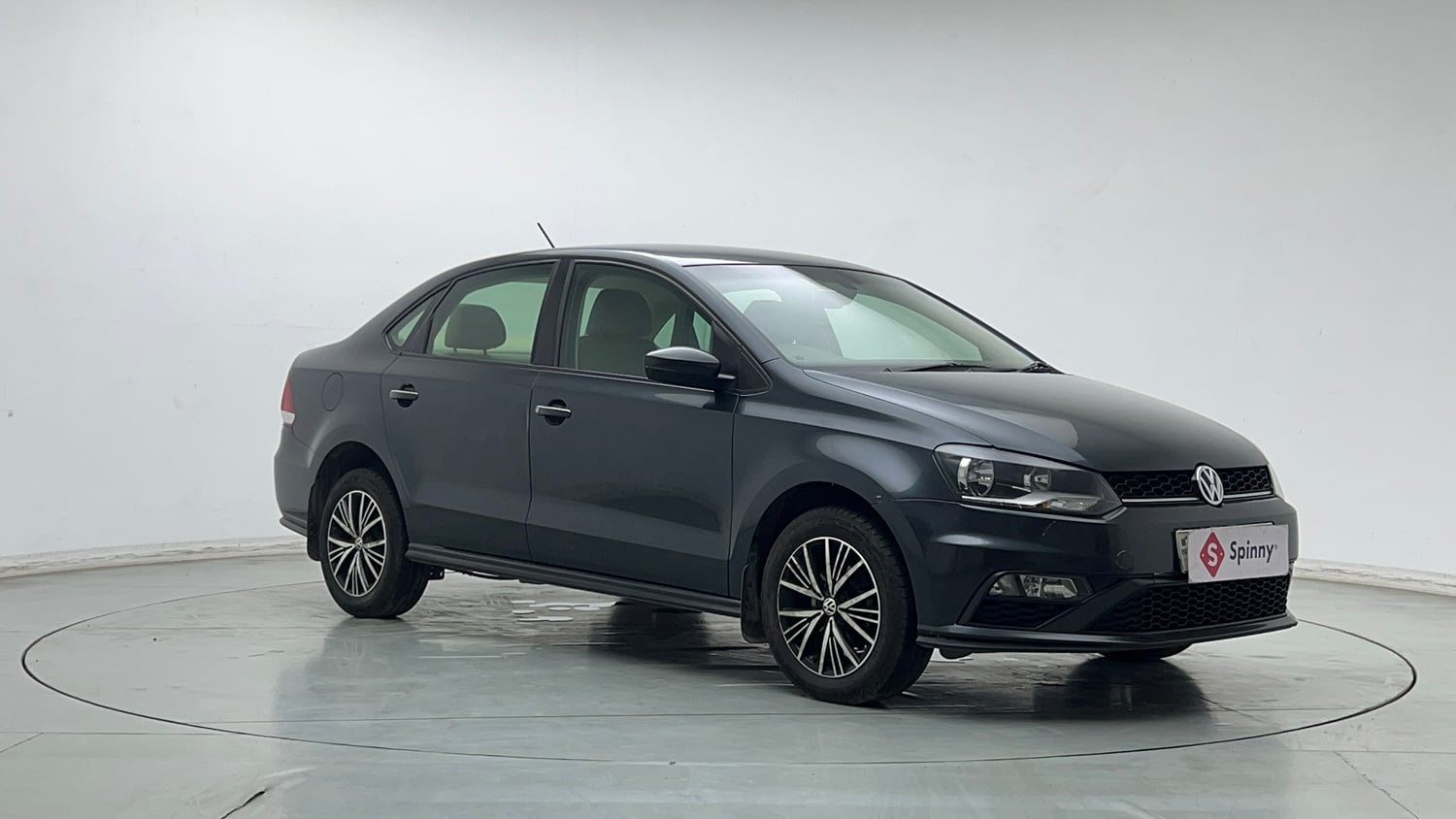 Used 2021 Volkswagen Vento Highline 1.0L TSI Automatic Petrol Automatic exterior RIGHT FRONT CORNER VIEW