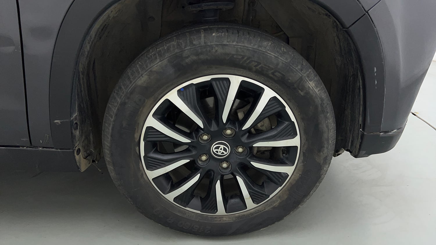 Used 2022 Toyota Urban Cruiser Premium Grade AT Petrol Automatic tyres RIGHT FRONT TYRE RIM VIEW