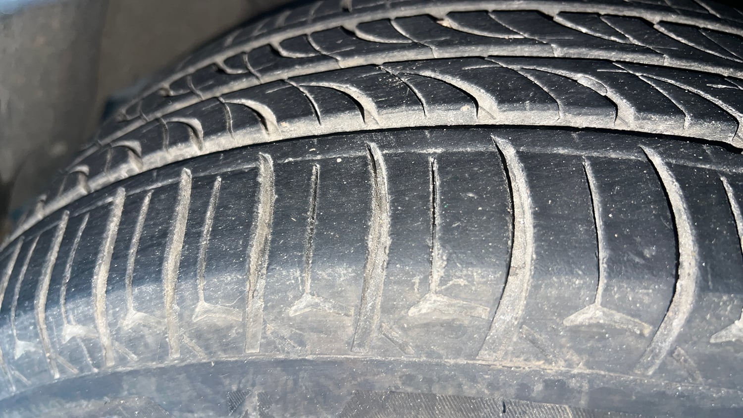 Used 2021 Volkswagen Vento Highline 1.0L TSI Automatic Petrol Automatic tyres RIGHT FRONT TYRE TREAD VIEW
