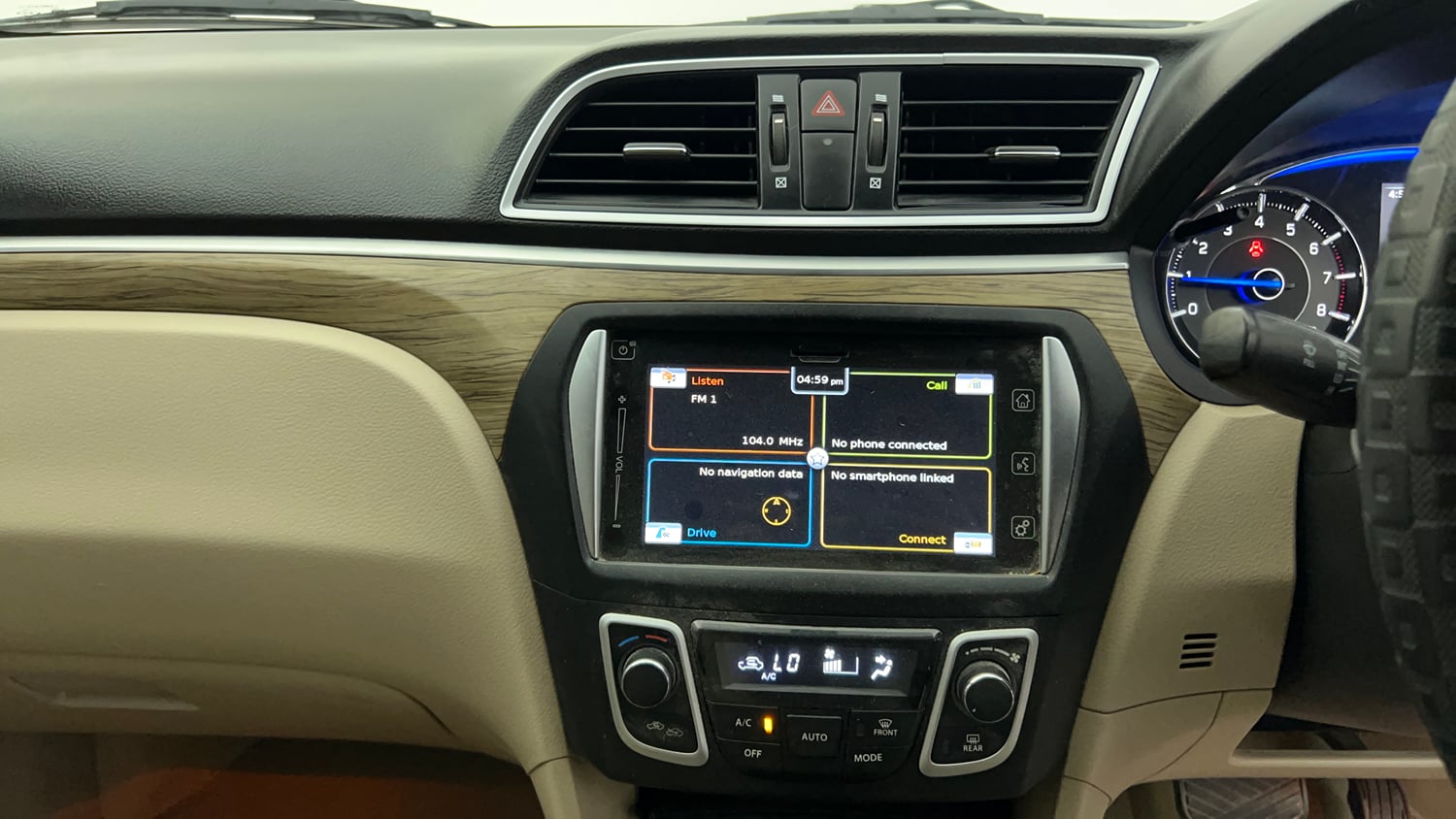 Used 2020 Maruti Suzuki Ciaz Alpha 1.5 AT Petrol Automatic interior MUSIC SYSTEM & AC CONTROL VIEW