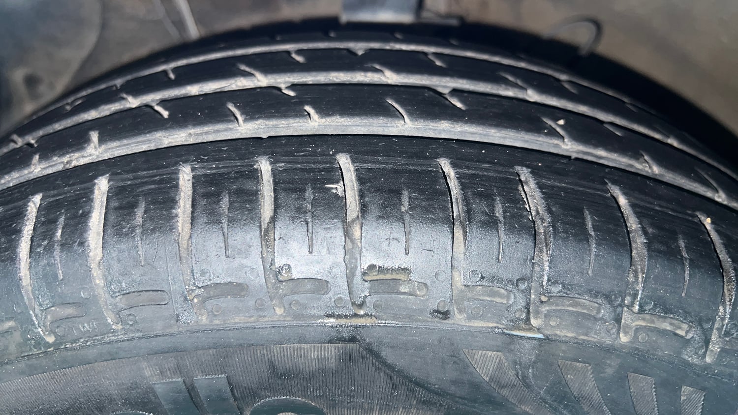 Used 2022 Hyundai Grand i10 Nios Sportz 1.2 Kappa VTVT Petrol Manual tyres LEFT FRONT TYRE TREAD VIEW