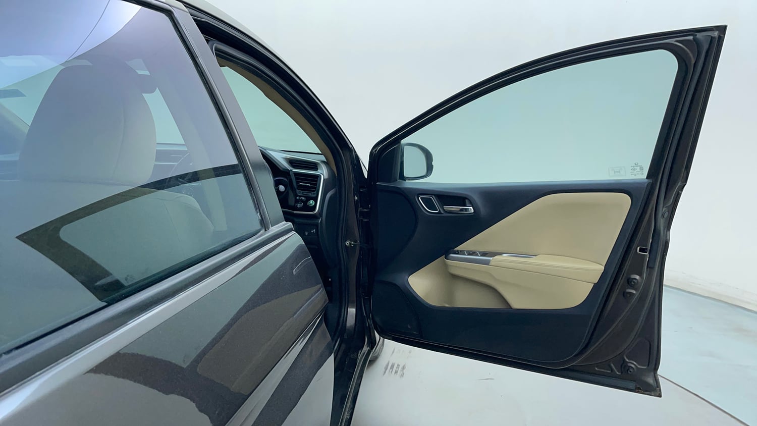 Used 2018 Honda City ZX CVT Petrol Petrol Automatic interior RIGHT FRONT DOOR OPEN VIEW