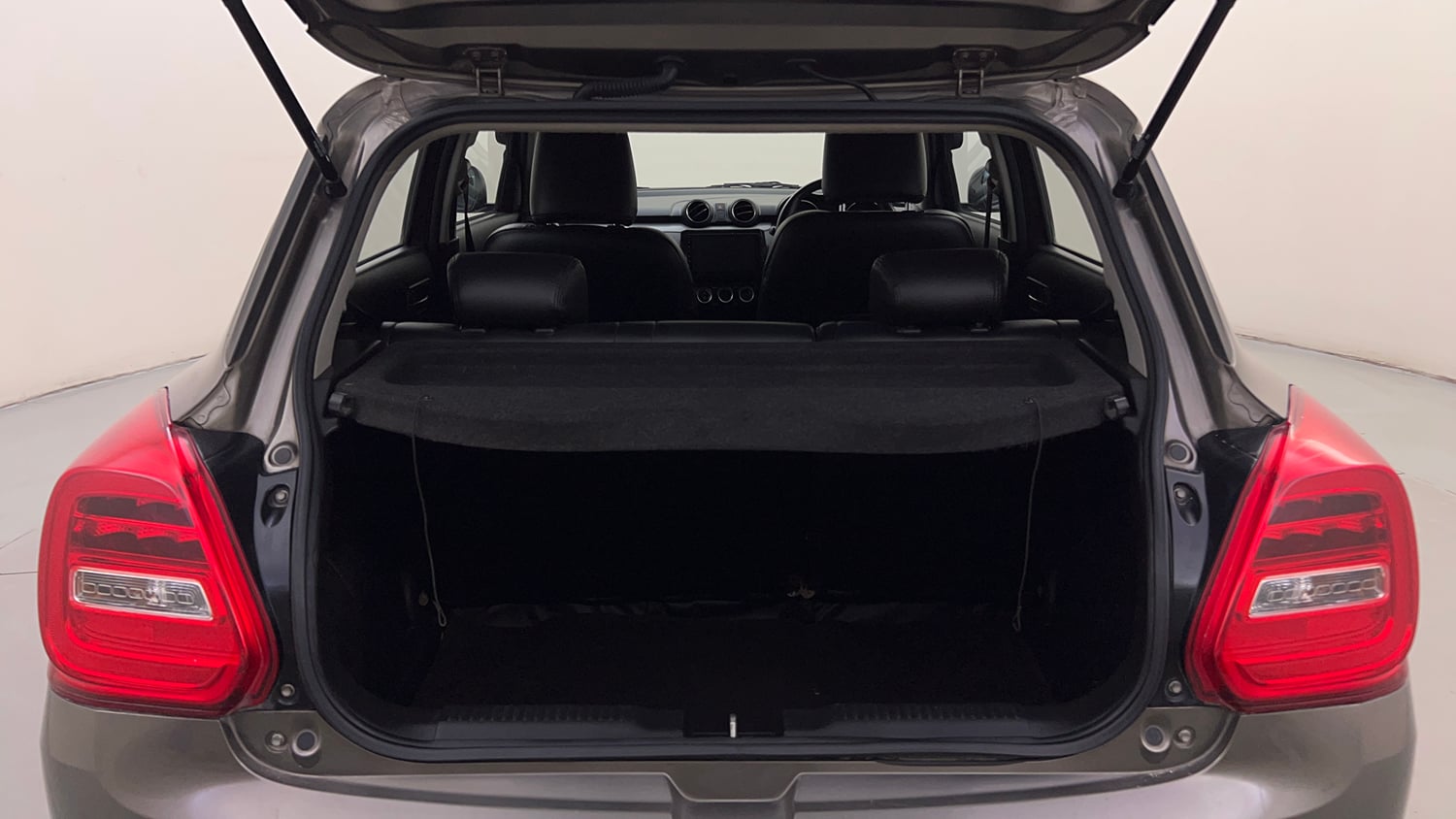 Used 2018 Maruti Suzuki Swift ZXi AMT Petrol Automatic interior DICKY INSIDE VIEW