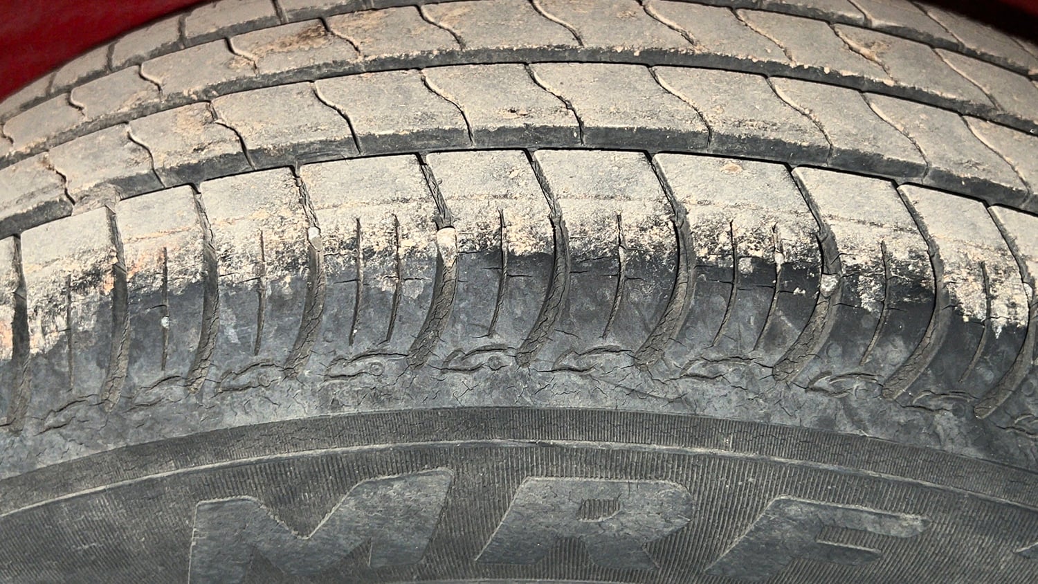 Used 2019 Maruti Suzuki S-Presso VXi Petrol Manual tyres LEFT REAR TYRE TREAD VIEW