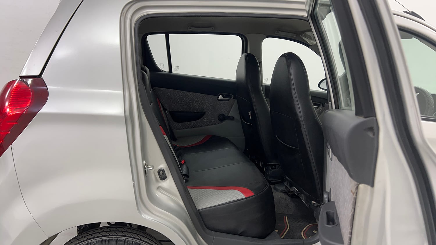 Used 2016 Maruti Suzuki Alto 800 Lxi Petrol Manual interior RIGHT SIDE REAR DOOR CABIN VIEW