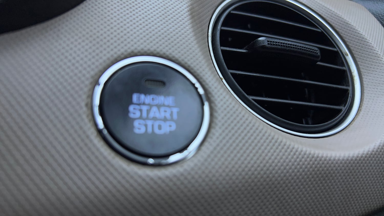 Used 2015 Hyundai Grand i10 Asta AT 1.2 Kappa VTVT Petrol Automatic top_features Keyless start