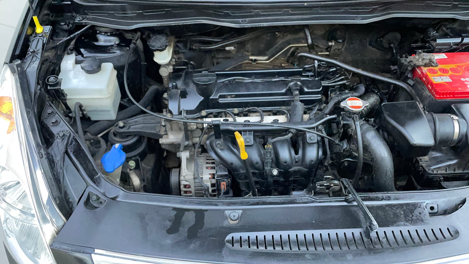 Used 2012 Hyundai i20 Sportz 1.2 BS-IV Petrol Manual engine ENGINE RIGHT SIDE VIEW
