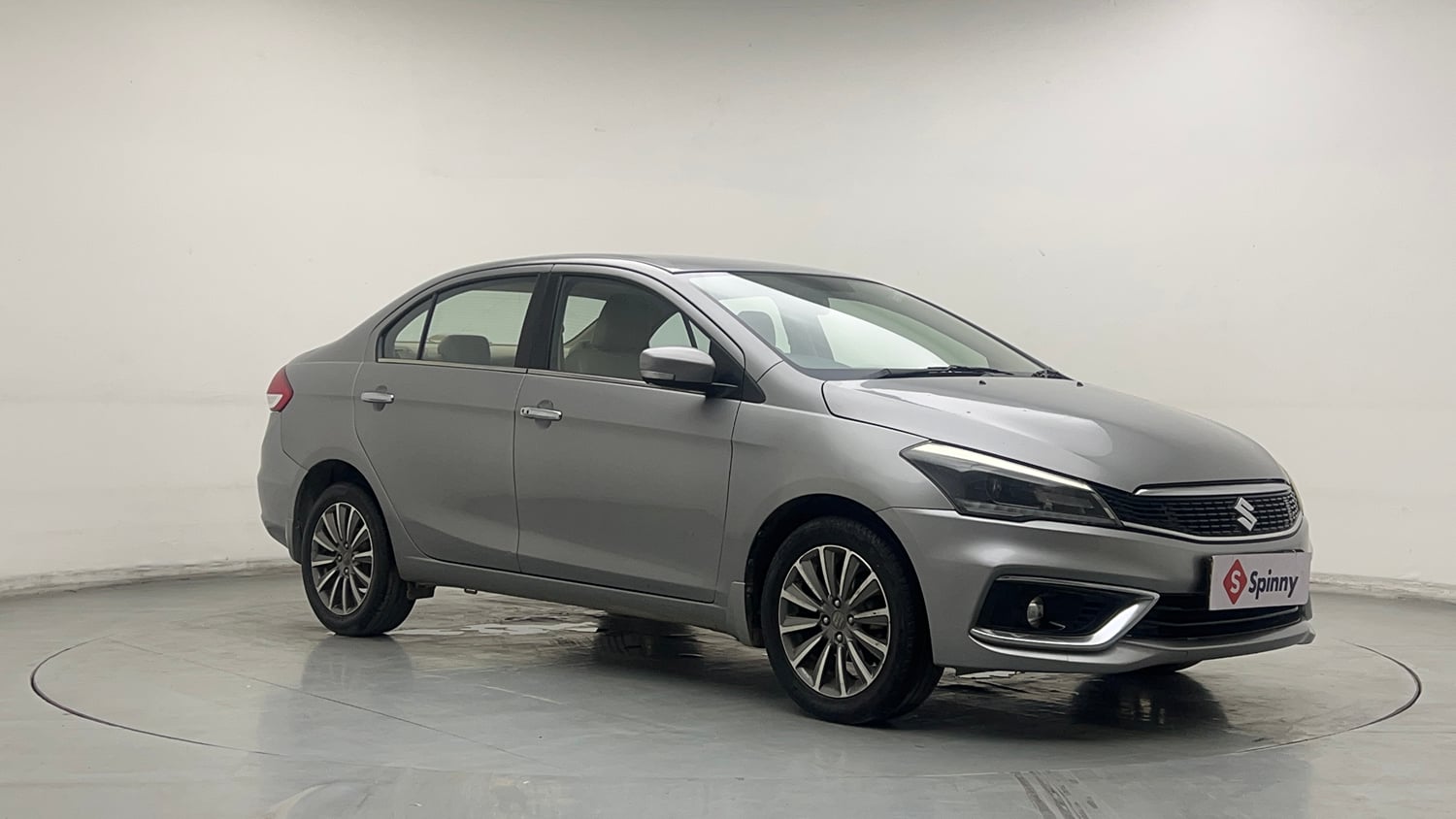Used 2021 Maruti Suzuki Ciaz Alpha 1.5 AT Petrol Automatic exterior RIGHT FRONT CORNER VIEW