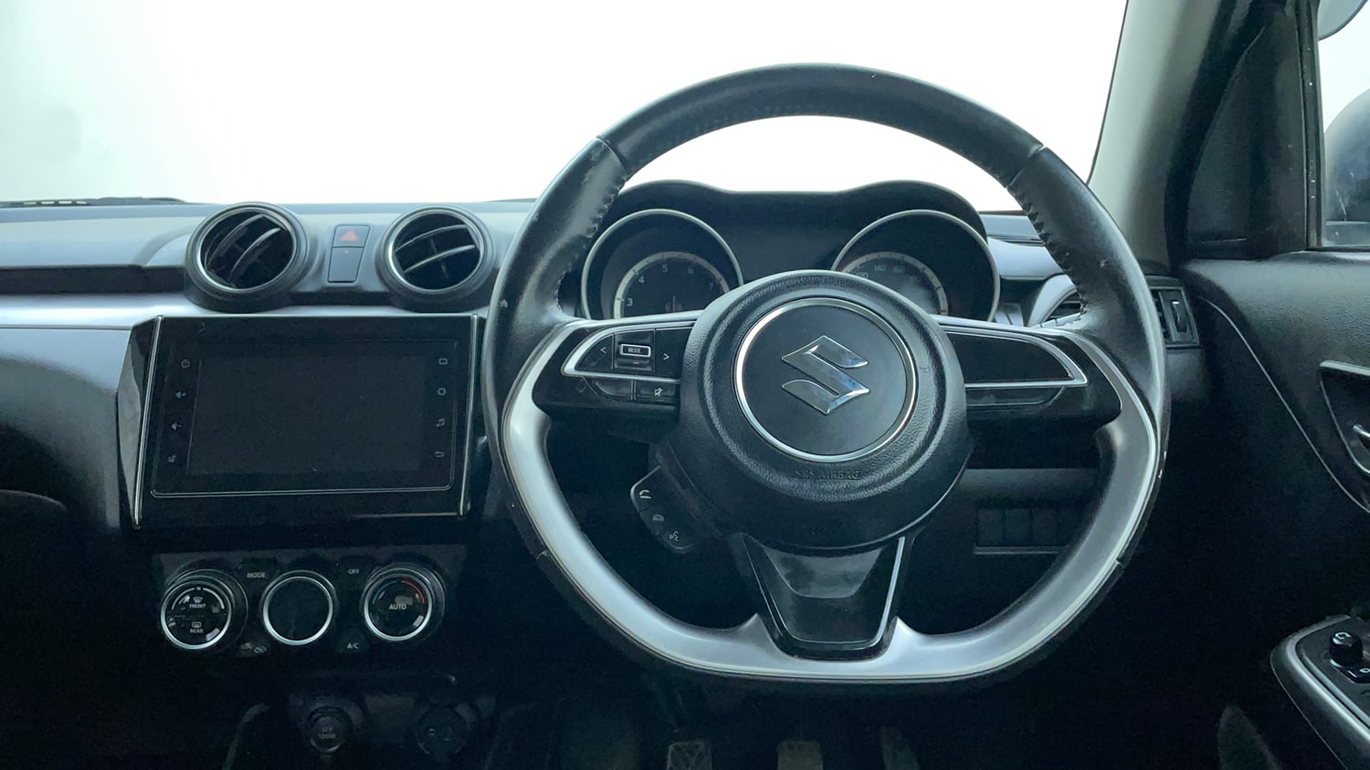 Used 2023 Maruti Suzuki Swift ZXi Petrol Manual interior STEERING VIEW