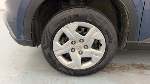 Used 2020 Hyundai Venue S 1.2 Petrol Petrol Manual tyres LEFT FRONT TYRE RIM VIEW