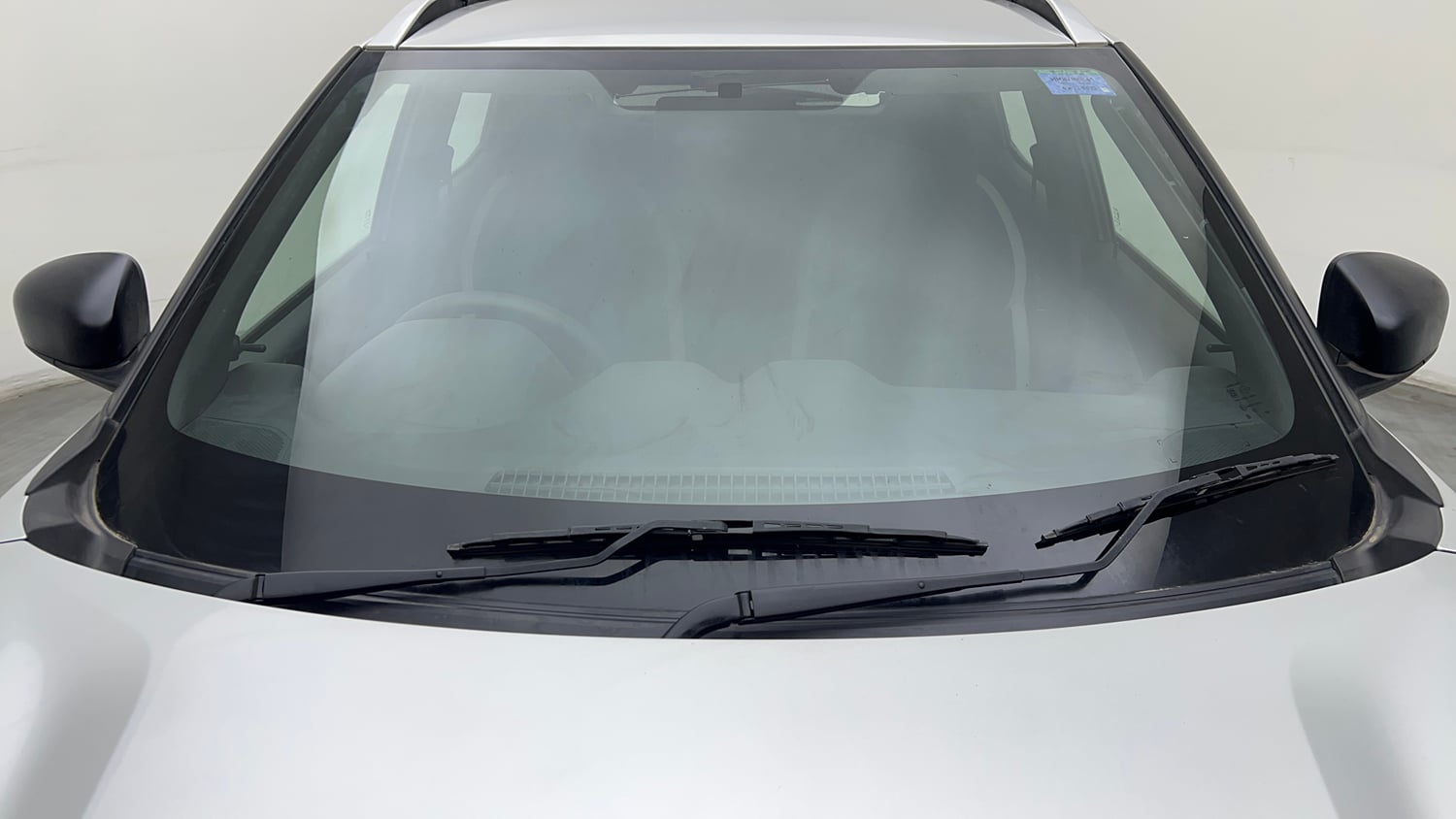 Used 2023 Nissan Magnite XE AMT Petrol Automatic exterior FRONT WINDSHIELD VIEW