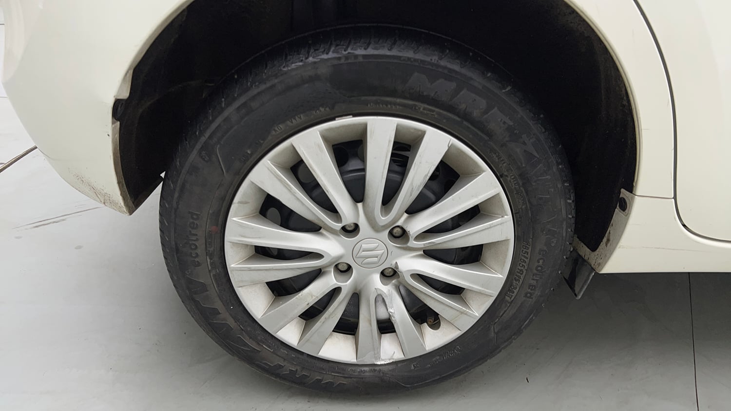 Used 2021 Maruti Suzuki Baleno Delta Petrol Manual tyres RIGHT REAR TYRE RIM VIEW