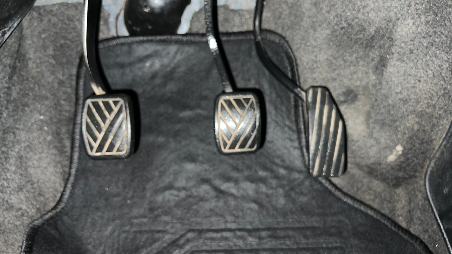 Used 2013 Maruti Suzuki Wagon R VXI Petrol Manual interior PEDALS VIEW