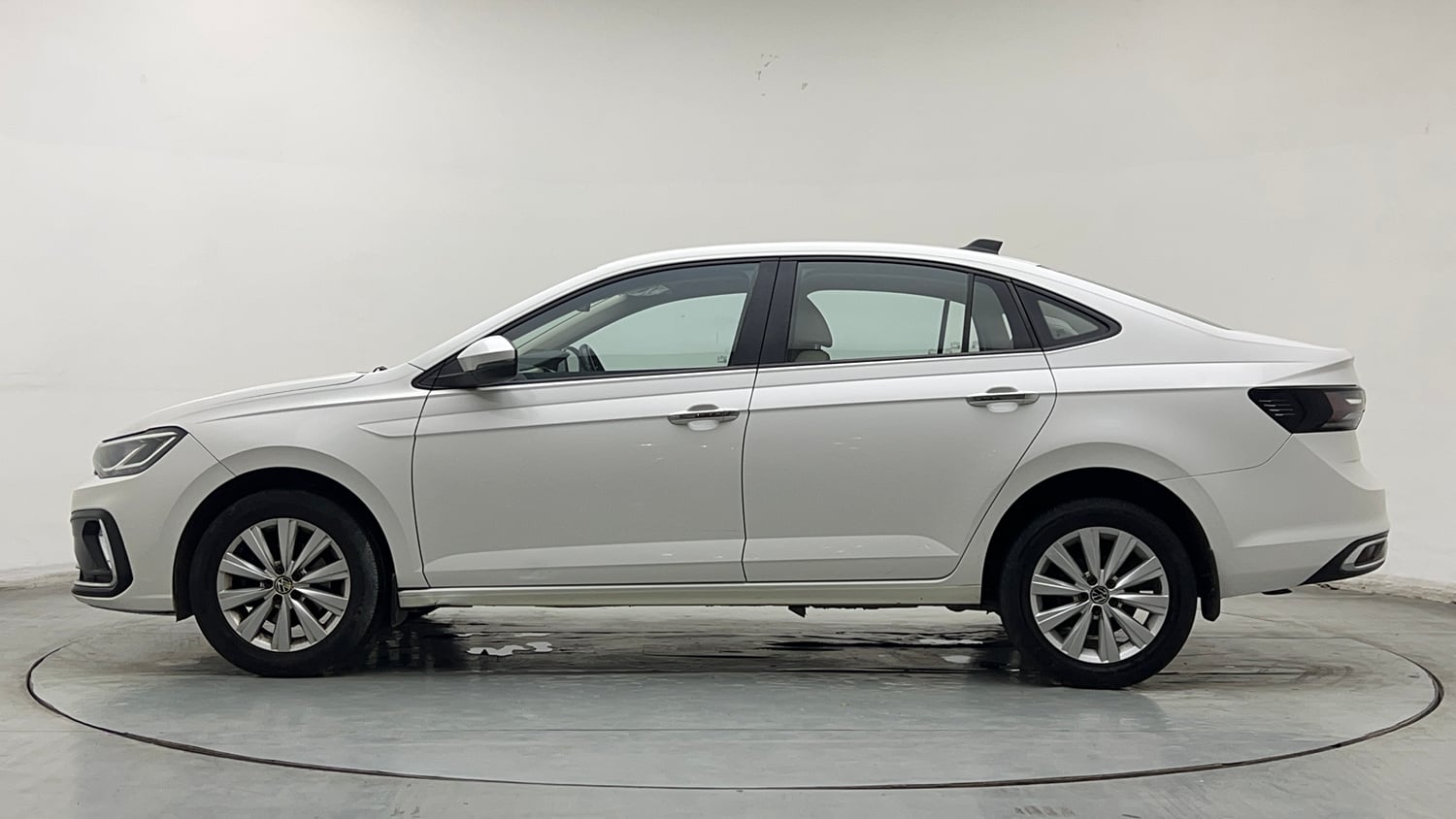 Used 2022 Volkswagen Virtus Highline 1.0 TSI AT Petrol Automatic exterior LEFT SIDE VIEW
